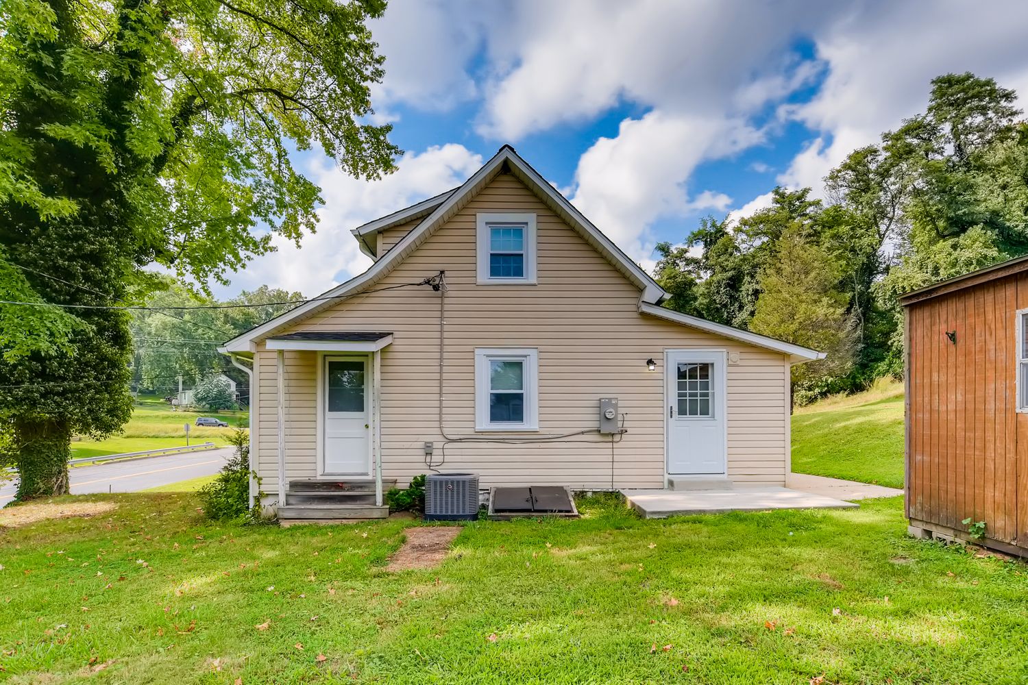 322 Superior St